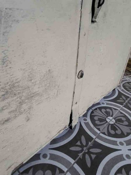 alte Runddeckeltruhe, Schatzkiste, Holztruhe, Truhe, Weichholz