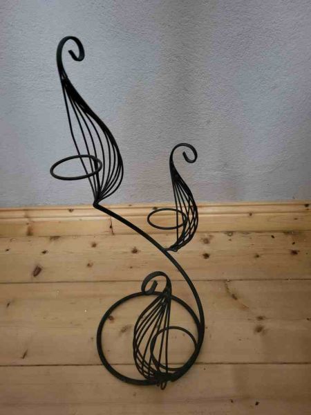 hübscher Metallständer, Dekoration, Kerzenständer