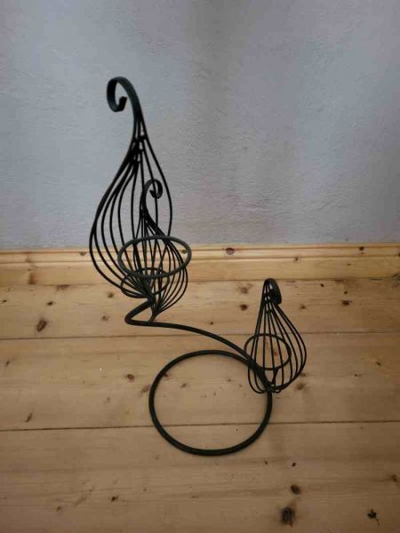 hübscher Metallständer, Dekoration, Kerzenständer