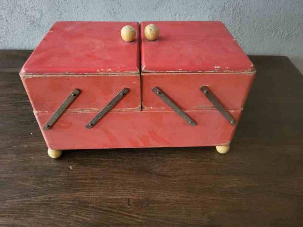 hübsches kleines Nähkästchen zum herrichten