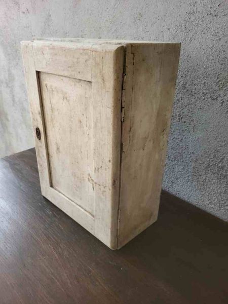 alter Medikamentenschrank, Hängeschrank, Erste Hilfe Schrank