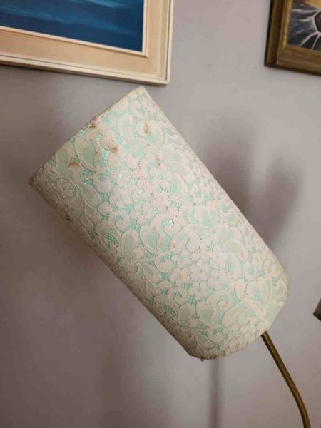 alte Stehlampe aus den 50er Jahren, Tütenlampe, Midcentury Design Messing Rockabilly