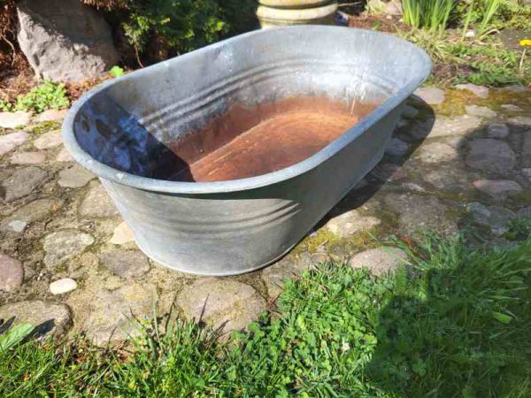 alte Babywanne, Zinkwanne Wanne Badewanne, Waschwanne, Pflanzgefäß, dicht