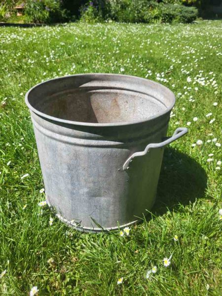 alter Zinktopf, Einwecktopf, Übertopf, Zinktonne, Pflanzkübel